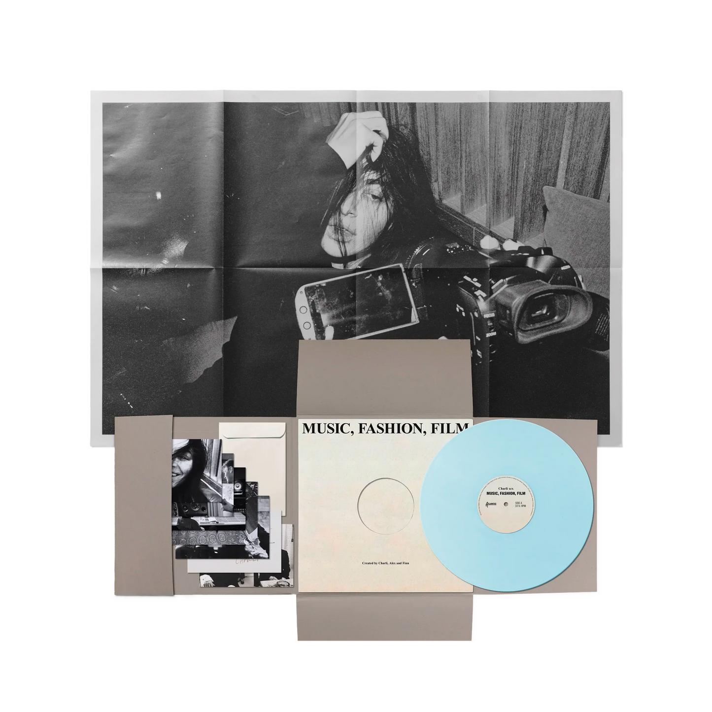 Charlie xcx Music, Fashion, Film Store Exclusive vinilo azul Autografiado