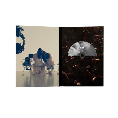 Ariana Grande petal exclusive tour edition zine cd